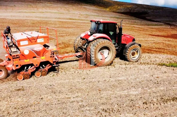 VENDE-SE UMA BELÍSSIMA ÁREA DE TERRA EM NOVA LARANJEIRAS!
