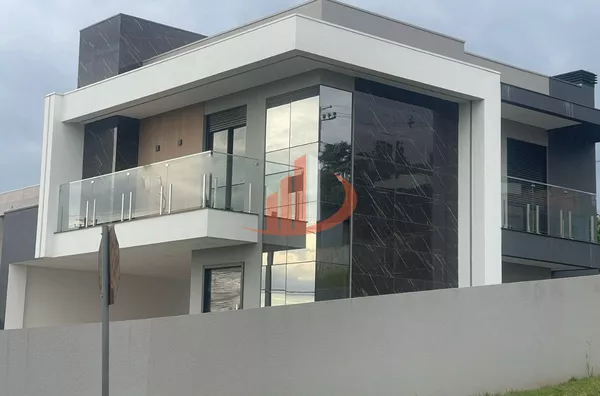 SOBRADO À VENDA COM 160m² NO BAIRRO CADORIN EM PATO BRANCO/PR