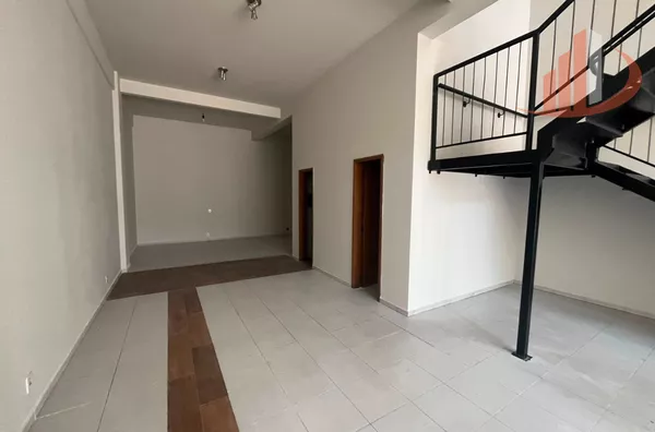 SALA COMERCIAL COM 180m² NO CENTRO DE PATO BRANCO PARA LOCAÇÃO