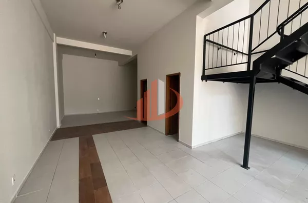 SALA COMERCIAL COM 180m² NO CENTRO DE PATO BRANCO PARA LOCAÇÃO