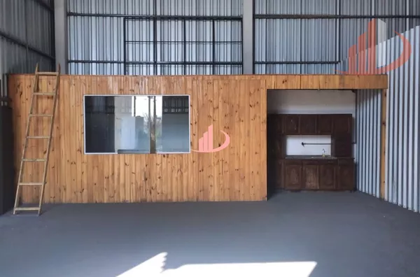 BARRACÃO COM 95m² PARA LOCAÇÃO NO BAIRRO FRARON EM PATO BRANCO/PR