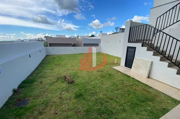 SOBRADO TRIPLEX PARA LOCAÇÃO NO BAIRRO FRARON/PR - Foto 8