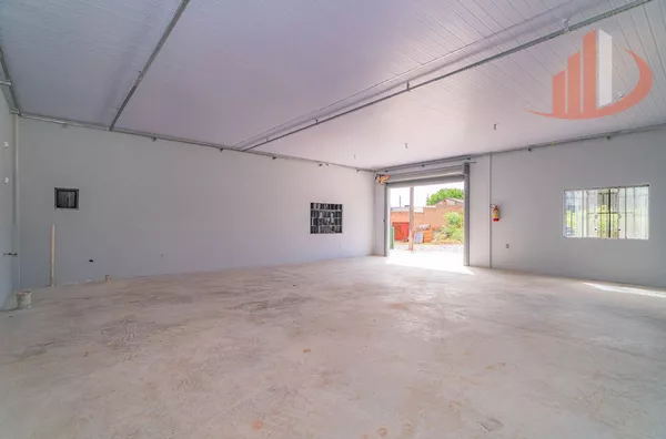 BARRACÃO COM ÓTIMA ESTRUTURA PARA LOCAÇÃO NO BAIRRO FRARON EM PATO BRANCO/PR