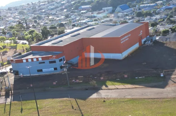 BARRACÃO COM 1700m² LOCALIZADO NA BR 158 EM PATO BRANCO-PR - Foto 2