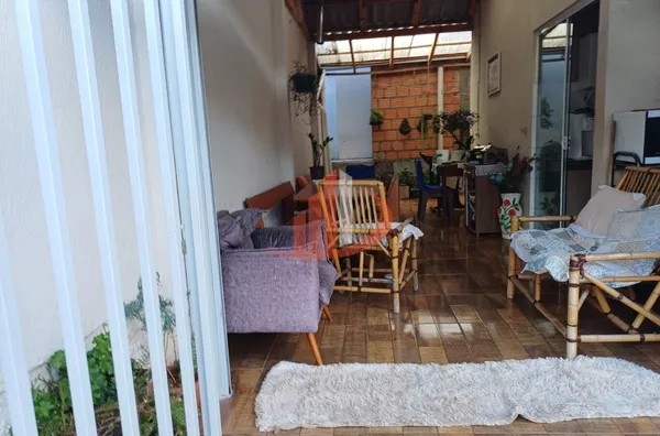 CASA À VENDA COM 100m² EM VITORINO/PR
