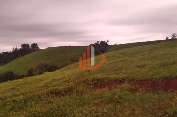 VENDE-SE FAZENDA A 13KM DA CIDADE DE GUARANIAÇU! - Foto 34