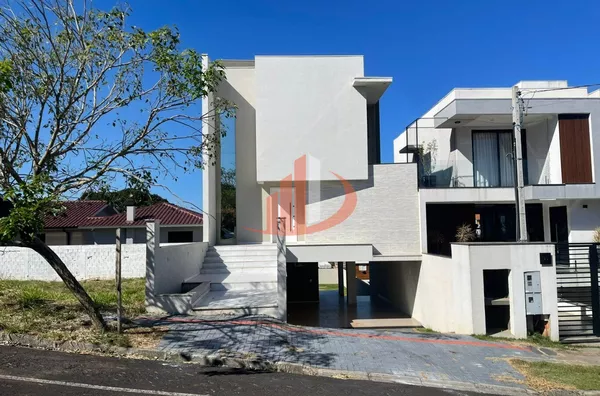 SOBRADO TRIPLEX À VENDA COM 191m² NO BAIRRO PARQUE DO SOM EM PATO BRANCO/PR