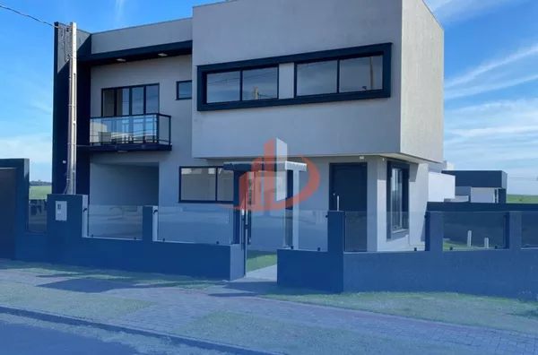 SOBRADO COM 164m² DE ÁREA CONTRUÍDA NO BAIRRO FRARON EM PATO BRANCO/PR