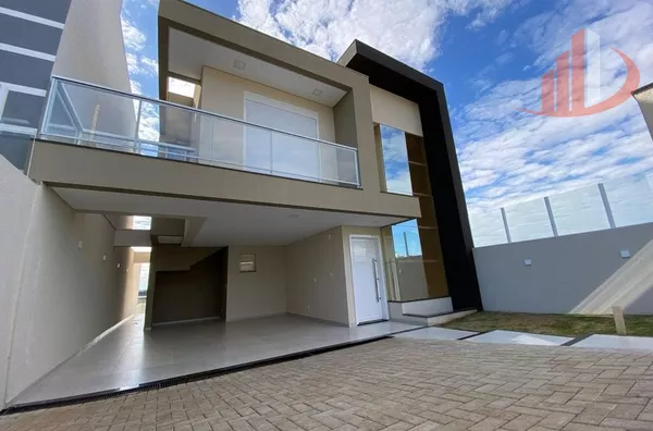 SOBRADO COM 167,44m² DE ÁREA CONSTRUÍDA NO BAIRRO SÃO FRANCISCO/PR