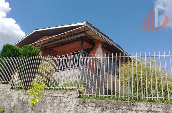 CASA COM TERRENO DE 548m² EM PATO BRANCO/PR