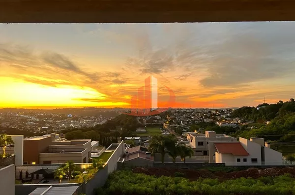 CASA COM 300m² EM REGIÃO NOBRE DE PATO BRANCO/PR