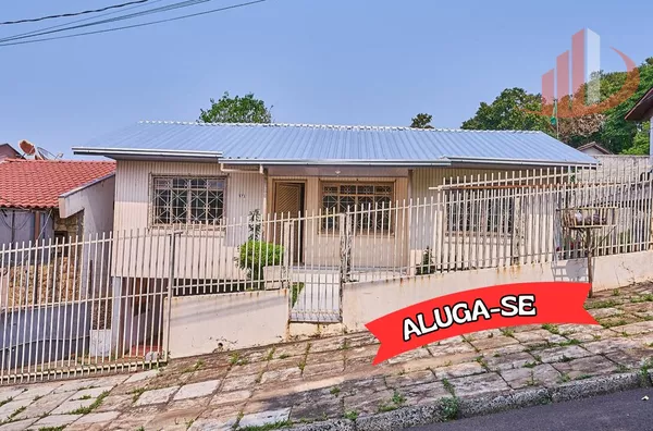CASA NO CENTRO COM 4 QUARTOS PARA LOCAÇÃO EM PATO BRANCO/PR