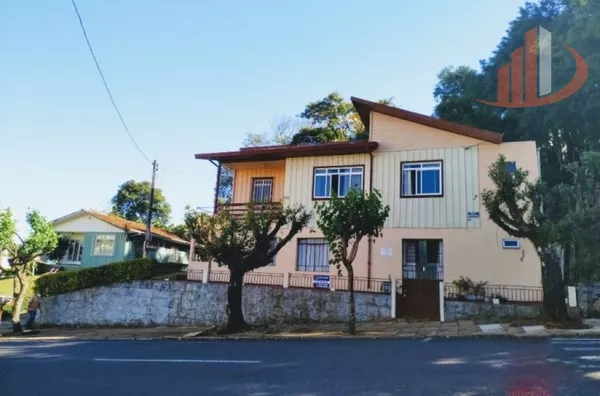 CASA RESIDENCIAL/COMERCIAL NO CENTRO DE PATO BRANCO/PR