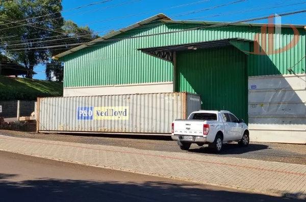 BARRACÃO COM 700m² PARA LOCAÇÃO EM PATO BRANCO/PR