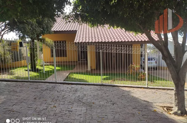 CASA PARA VENDA NO JARDIM PRIMAVERA, COM 211m², EM PATO BRANCO/PR