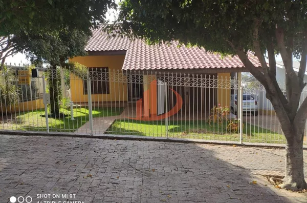 CASA PARA VENDA NO JARDIM PRIMAVERA, COM 211m², EM PATO BRANCO/PR