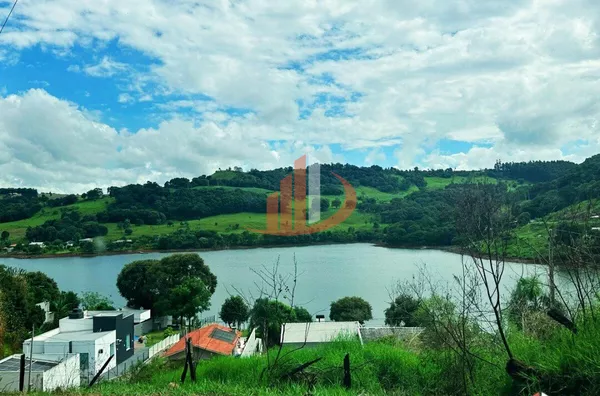 VENDE-SE CASA DE ALTO PADRÃO NO ALAGADO DE MANGUEIRINHA!