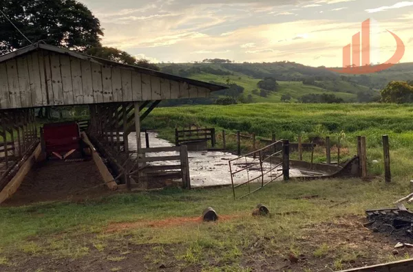 VENDE-SE FAZENDA  A 13KM DA CIDADE DE GUARANIAÇU!