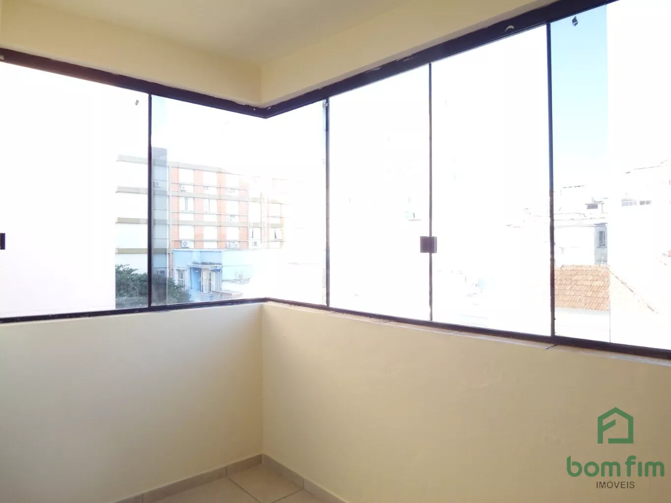 Apartamento para alugar com 2 quartos, 65m² - Foto 10