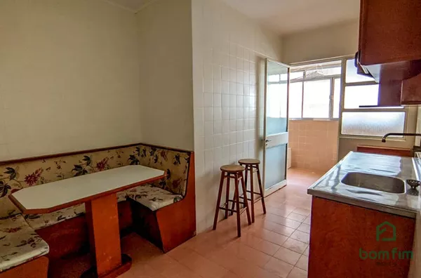 Apto para Venda, 2 dorm. c/ garagem, no Rio Branco, Porto Alegre/RS.