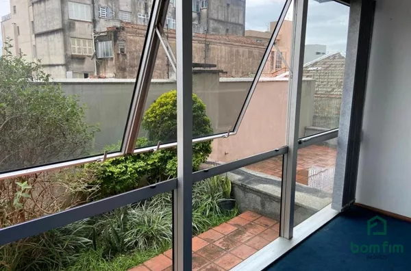 Sala comercial em galeria para venda,  São Geraldo, Porto Alegre