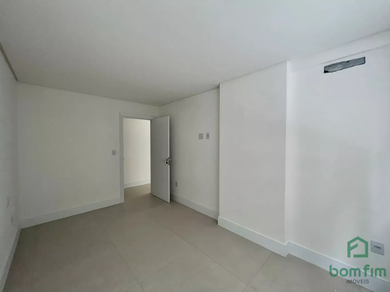 Apartamento à venda com 3 quartos, 130m² - Foto 5