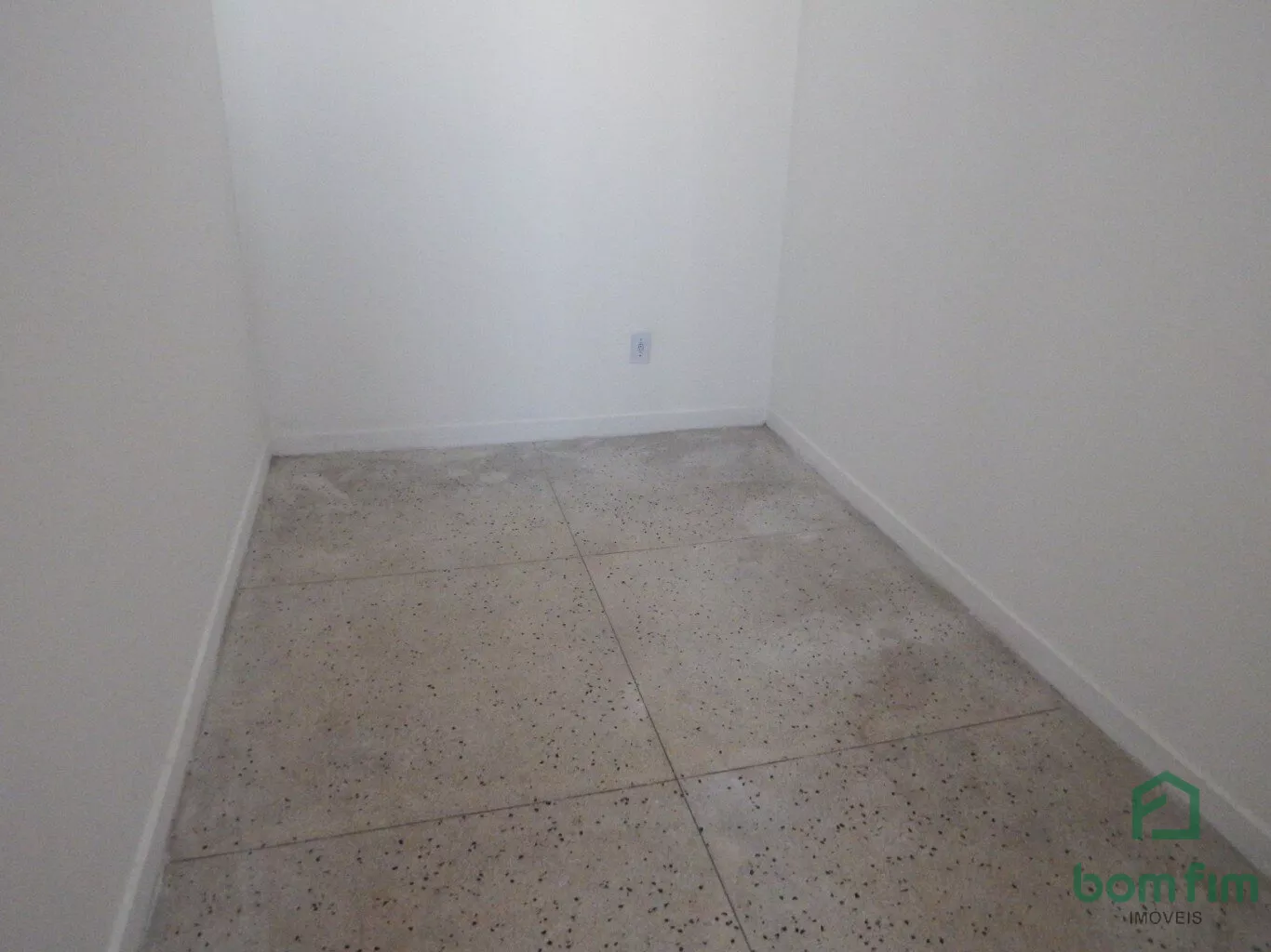 Apartamento para alugar com 2 quartos, 65m² - Foto 21