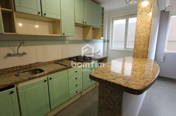 Apto de 2 dorm. reformado c/ churrasqueira, Bairro Centro Histórico - Porto Alegre/RS.