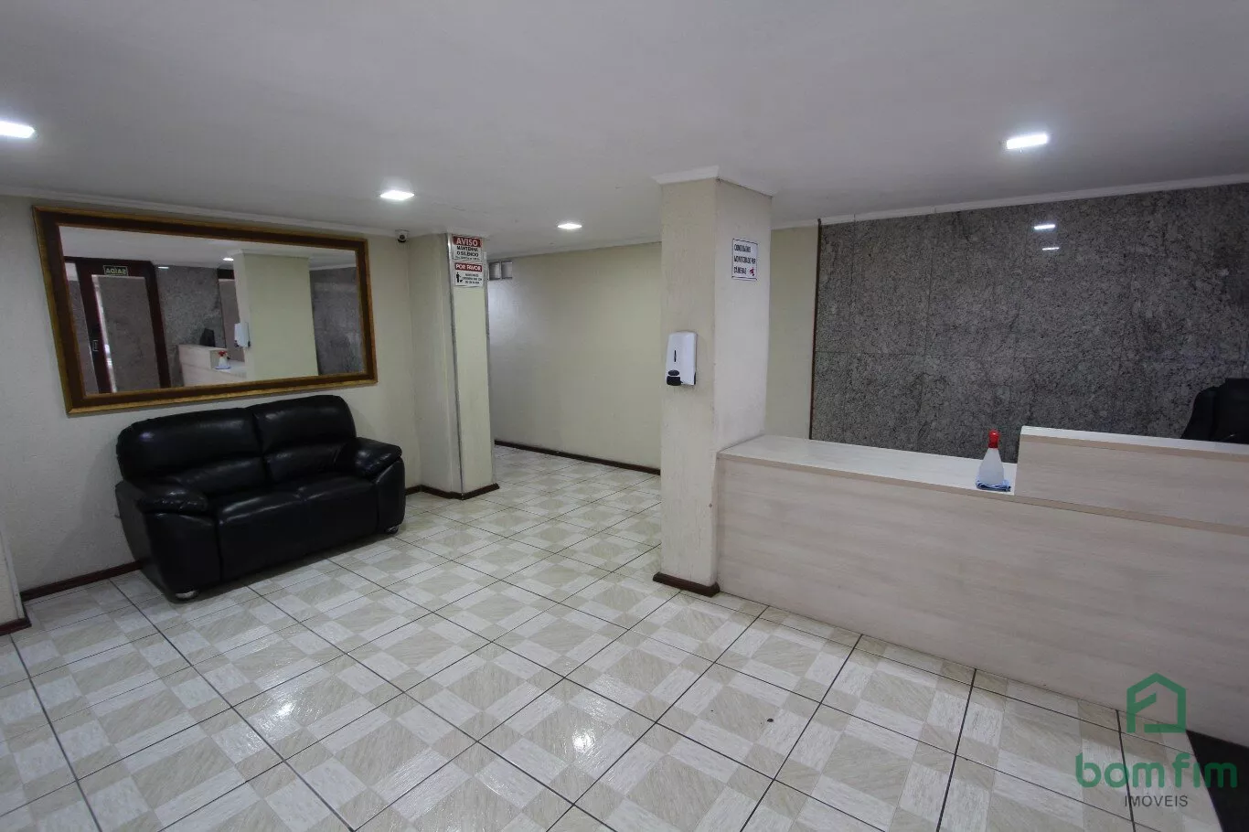 Apartamento para alugar com 2 quartos, 65m² - Foto 27