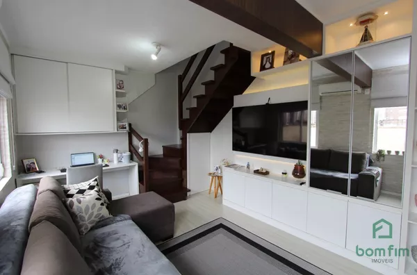 Apto duplex de 02 dorm. na Rua dos Andradas, Centro Histórico, Porto Alegre/RS.