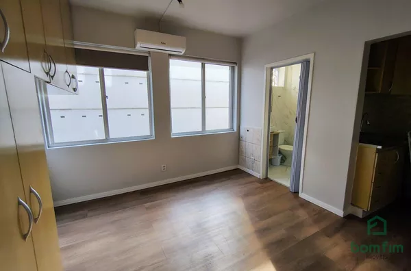 Apto de Kitint, Semi mobiliado no Centro Histórico - Porto Alegre/RS. 