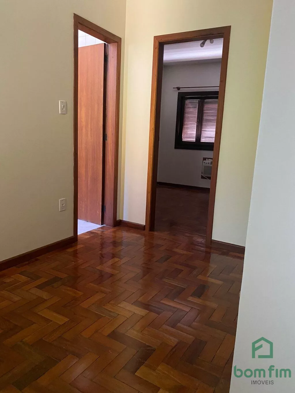 Apartamento à venda com 3 quartos, 180m² - Foto 4