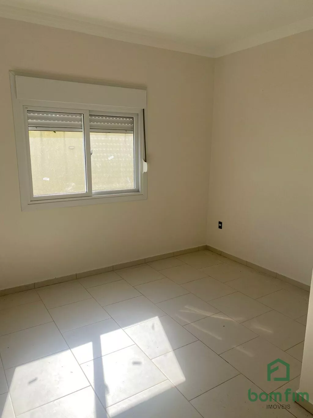 Casa à venda com 2 quartos, 60m² - Foto 2