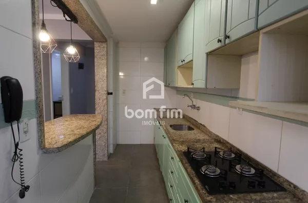 Alugo apto de 2 dorm. c/ churrasqueira, Bairro Centro Histórico - Porto Alegre/RS.