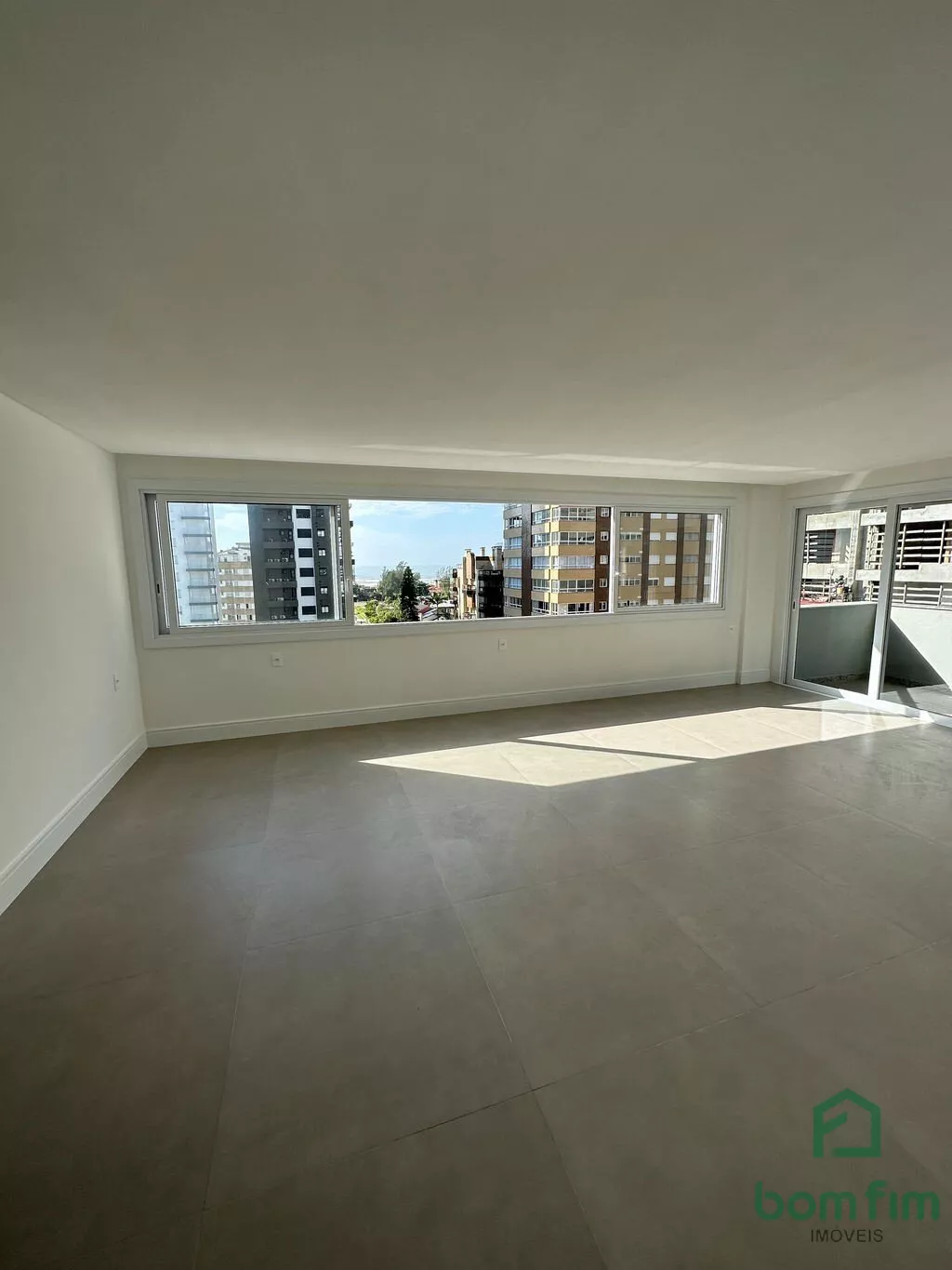 Apartamento à venda com 3 quartos, 139m² - Foto 1