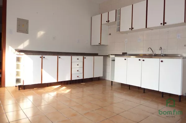 Casa de 3 dorm. para locação no bairro Glória, Porto Alegre/RS.