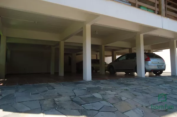 Cobertura de 3 dorm. c/ garagem