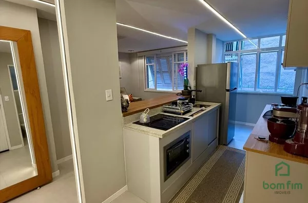 Belíssimo apto 2 dorm. no bairro Moinhos de Vento/RS.