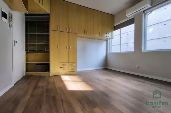 Apto de Kitint, Semi mobiliado no Centro Histórico - Porto Alegre/RS. 