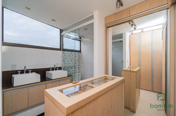 Cobertura para venda de 4 Dorm.,  Country, Porto Alegre/RS.