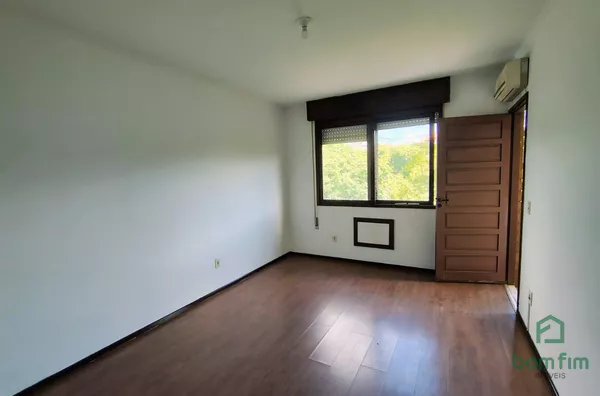 Cobertura de 3 dorm. c/ garagem, no Bairro Vila Ipiranga, Porto Alegre/RS.