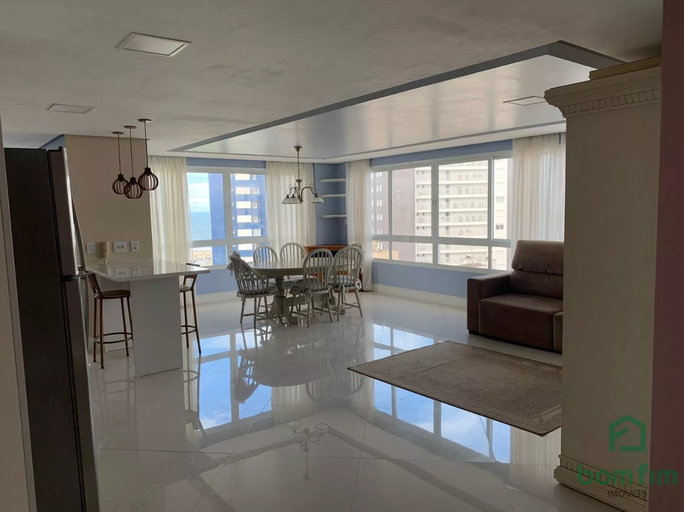 Apartamento à venda com 3 quartos, 105m² - Foto 2