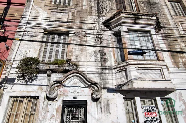 Casa para aluguel, de 4 salas, no Bairro Centro Histórico, Porto Alegre/RS.