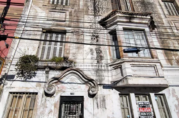 Casa para aluguel, de 4 salas, no Bairro Centro Histórico, Porto Alegre/RS.