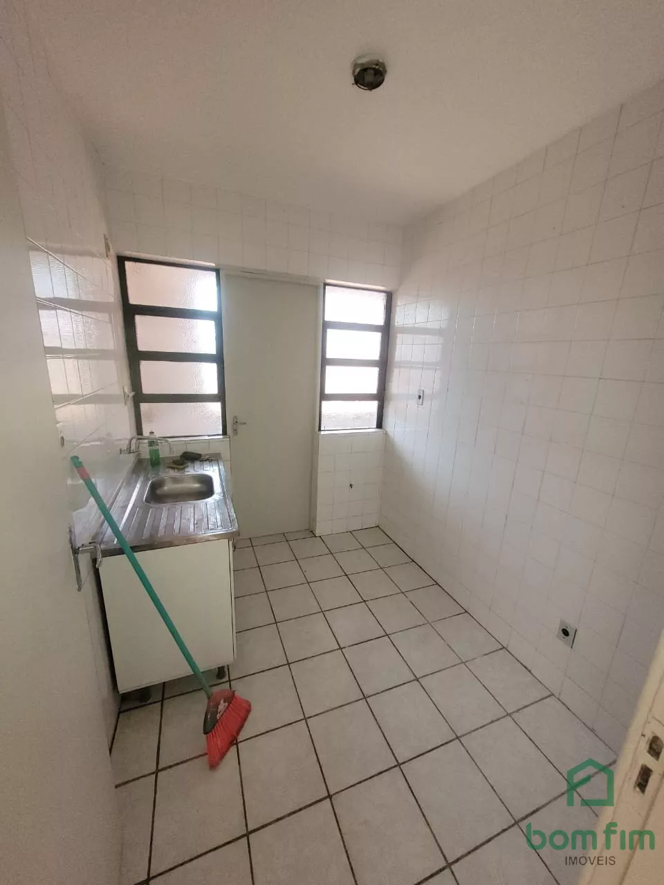 Apartamento para alugar com 2 quartos, 65m² - Foto 2