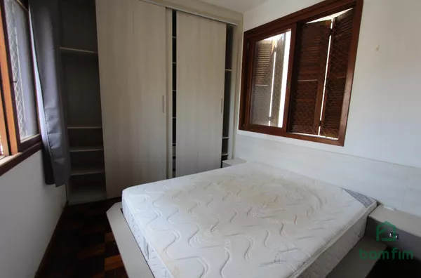 Apto 02 dorm. semi-mobiliado no Centro Histórico de Porto Alegre - Próximo a Orla do Gasômetro,  Casa de Cultura Mário Quintana, QG da Brigada Militar e Exército Brasileiro.