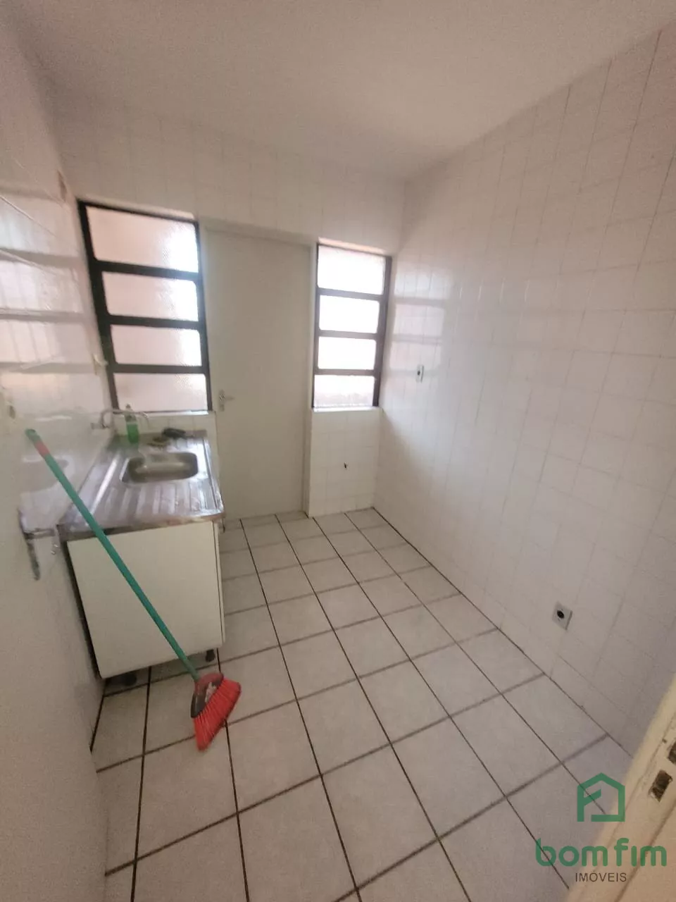 Apartamento para alugar com 2 quartos, 65m² - Foto 3