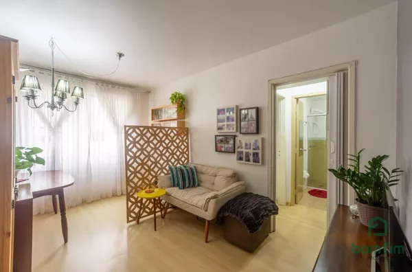 Apartamento 1 dorm. para venda c/ garagem, Centro Histórico, Porto Alegre/RS.