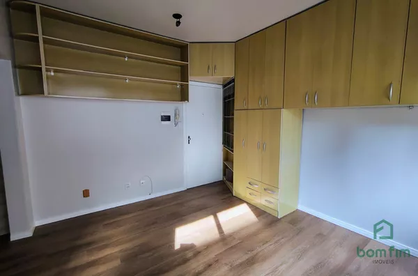 Apto de Kitint, Semi mobiliado no Centro Histórico - Porto Alegre/RS. 