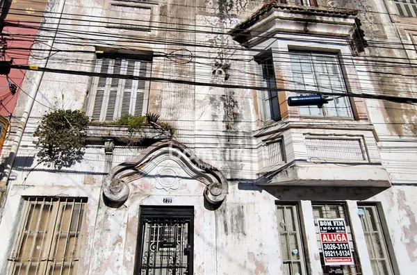 Casa para aluguel, de 4 salas, no Bairro Centro Histórico, Porto Alegre/RS.